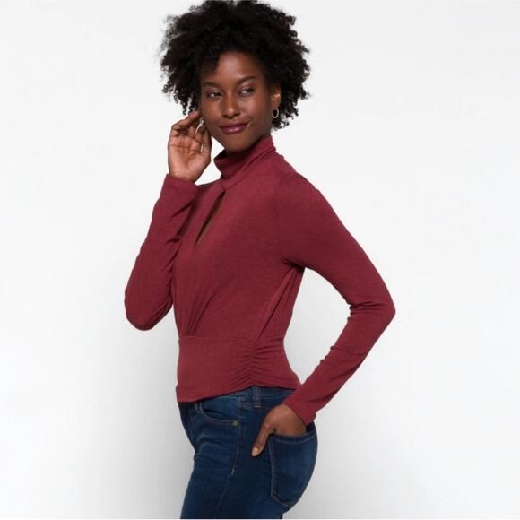 Brea Canyon Shabby Chic Rosa Keyhole Knit Top Size Large - Picture 3 of 8